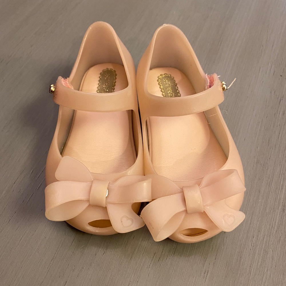 Cute mini melissa shoes pale pink tod sz 6